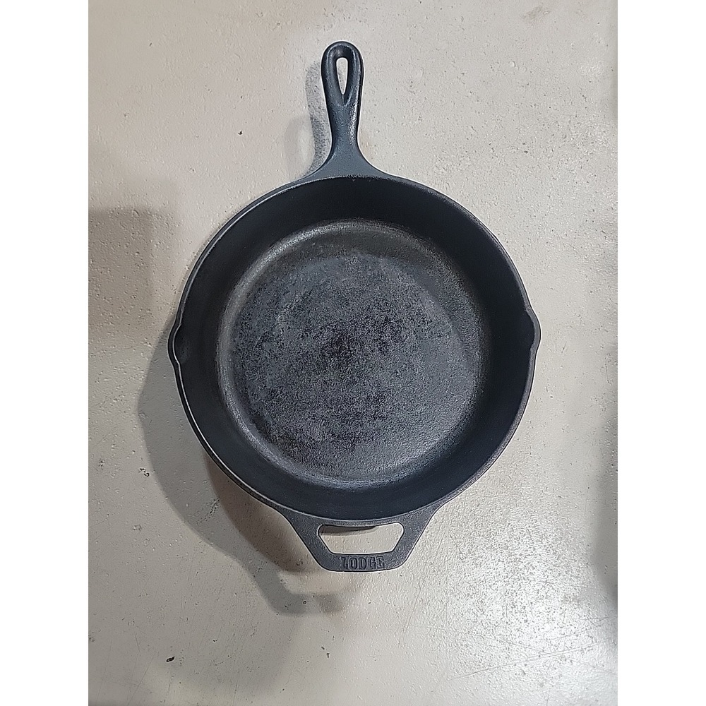 Lodge L8SK3 10.25 Inch Cast Iron Skillet, Pre-Seasoned and Ready for Use_Black